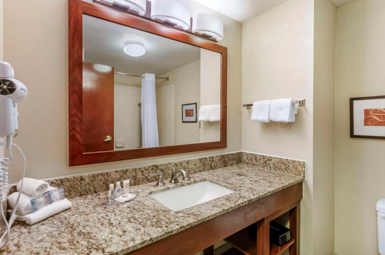 Comfort Inn & Suites Christiansburg I-81 Eksteriør bilde