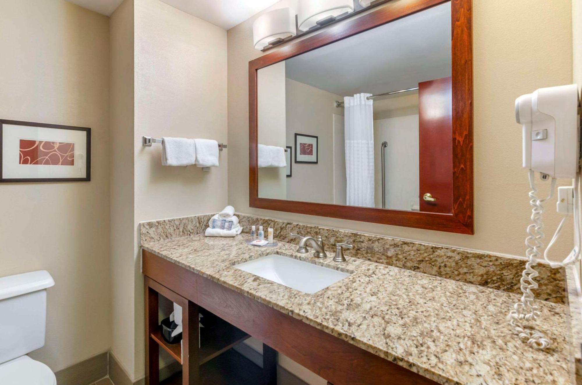 Comfort Inn & Suites Christiansburg I-81 Eksteriør bilde
